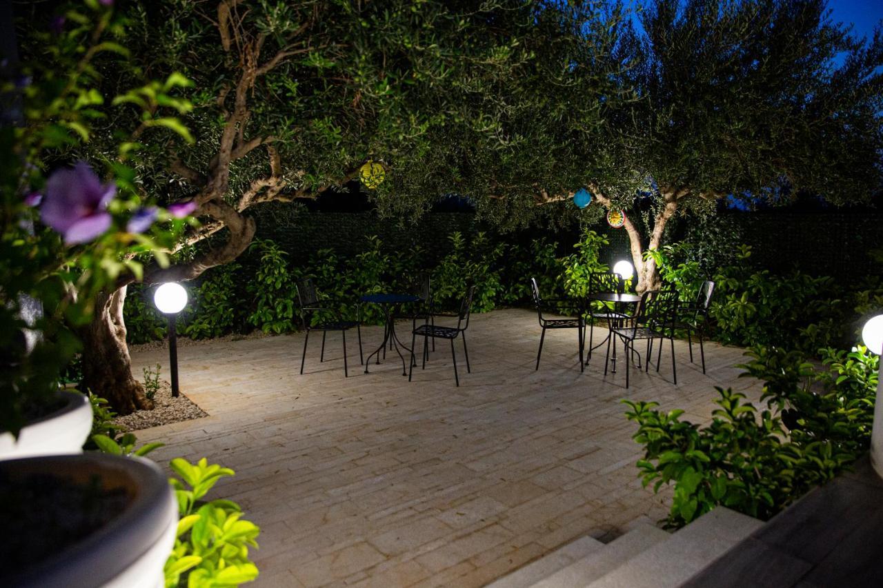 L' Arcobaleno B&B 카스텔루치오 외부 사진