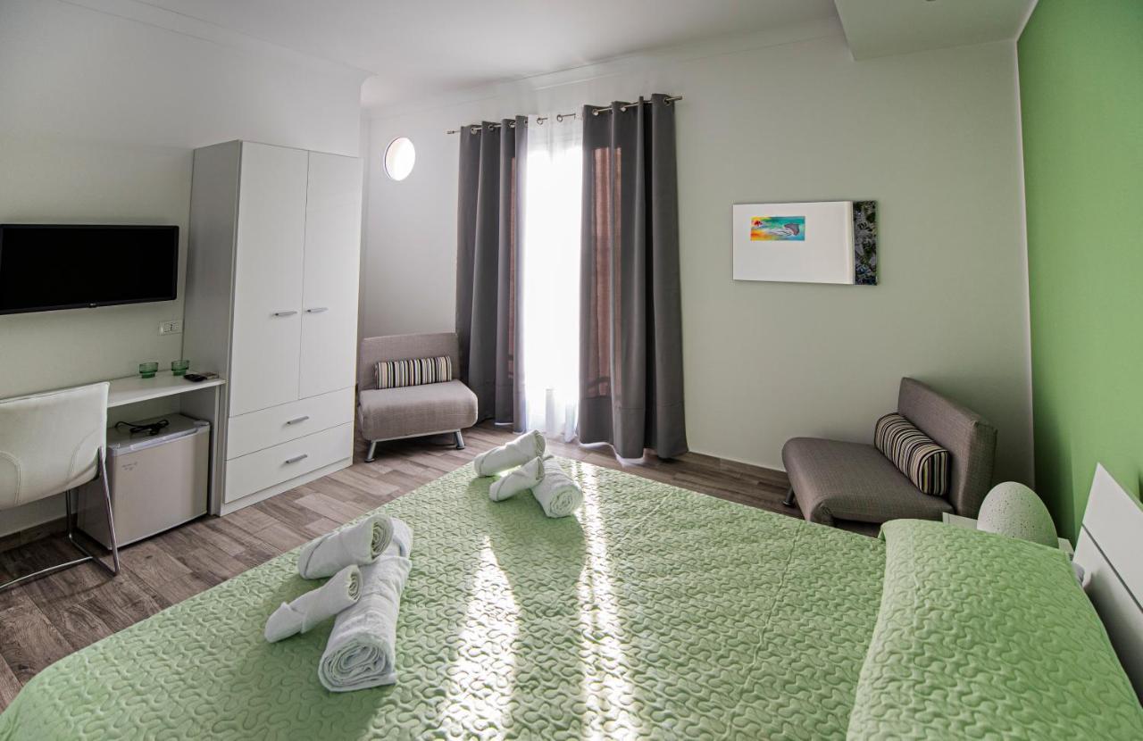 L' Arcobaleno B&B 카스텔루치오 외부 사진