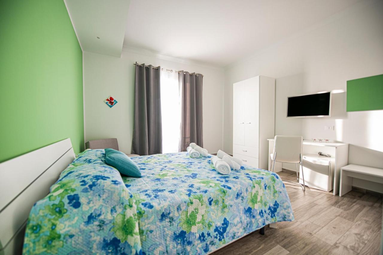L' Arcobaleno B&B 카스텔루치오 외부 사진