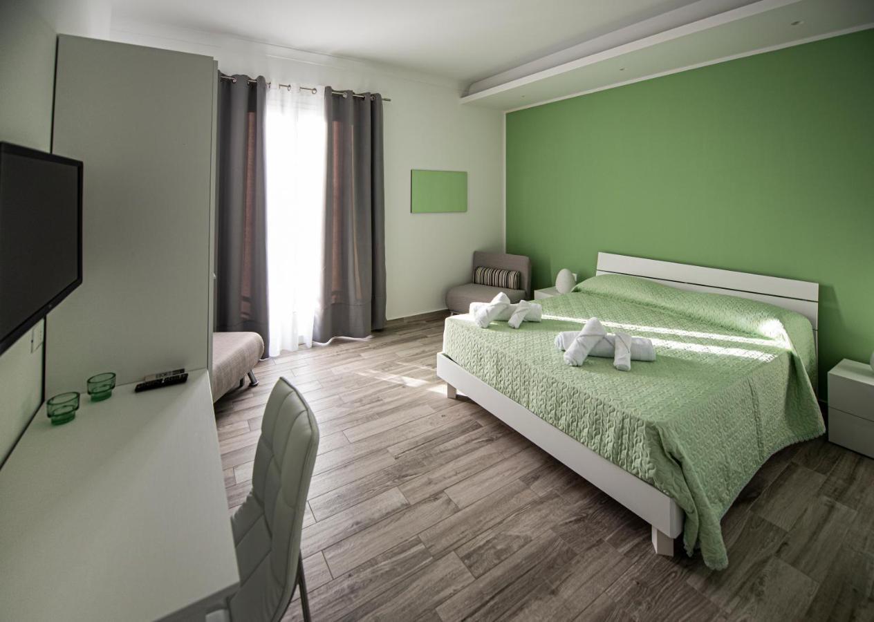 L' Arcobaleno B&B 카스텔루치오 외부 사진