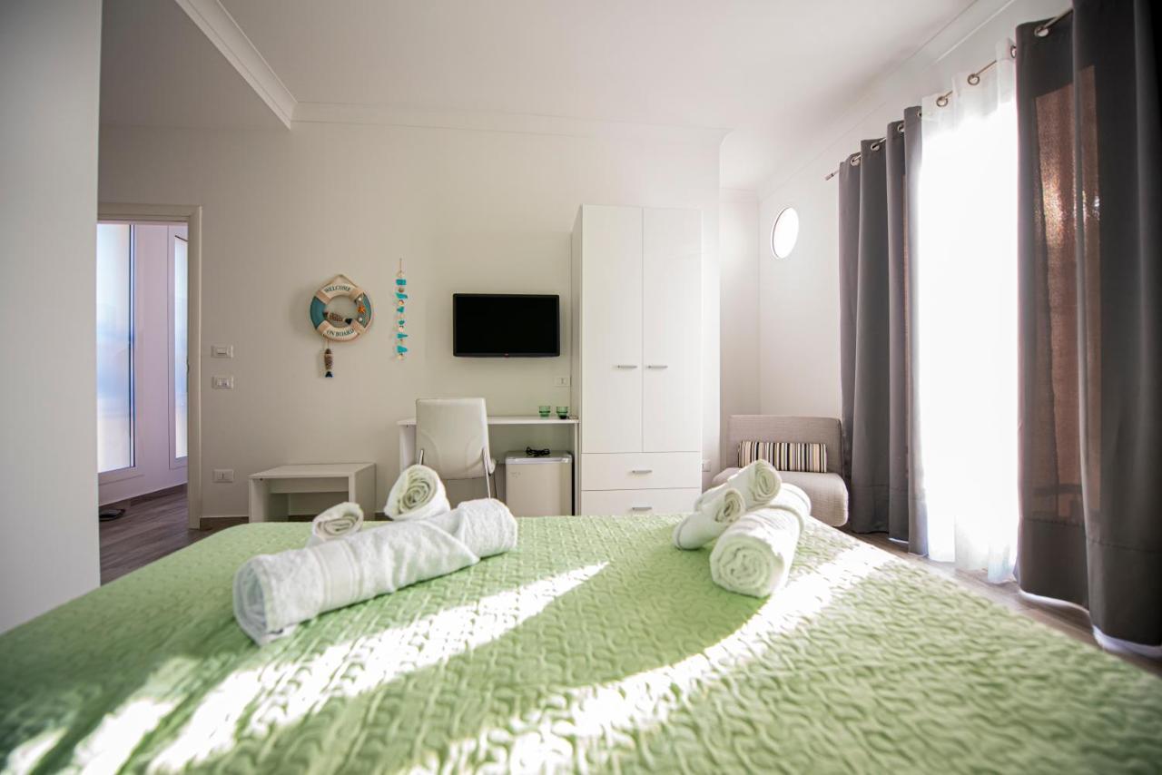 L' Arcobaleno B&B 카스텔루치오 외부 사진