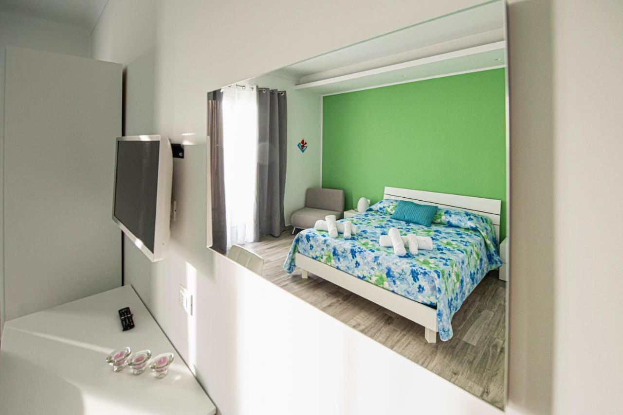 L' Arcobaleno B&B 카스텔루치오 외부 사진