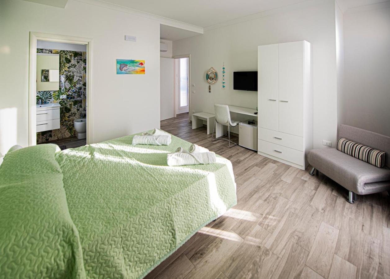 L' Arcobaleno B&B 카스텔루치오 외부 사진